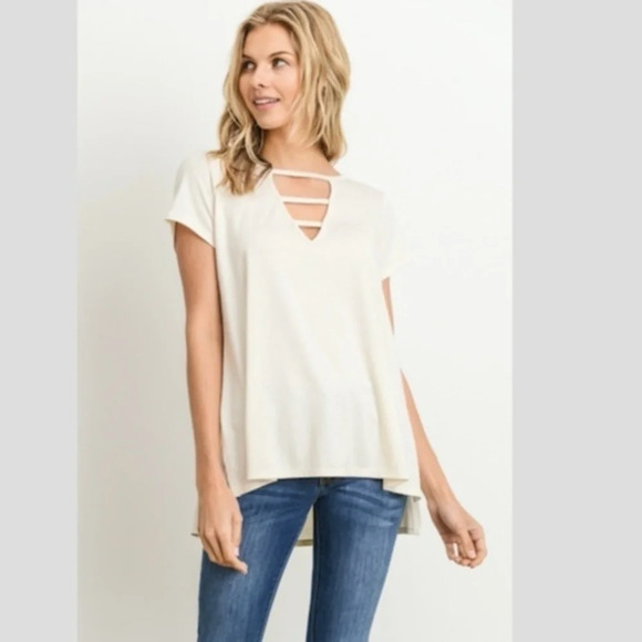 Gilli V Neck Strappy Cutout Tee Top NWT Gray - Picture 2 of 6